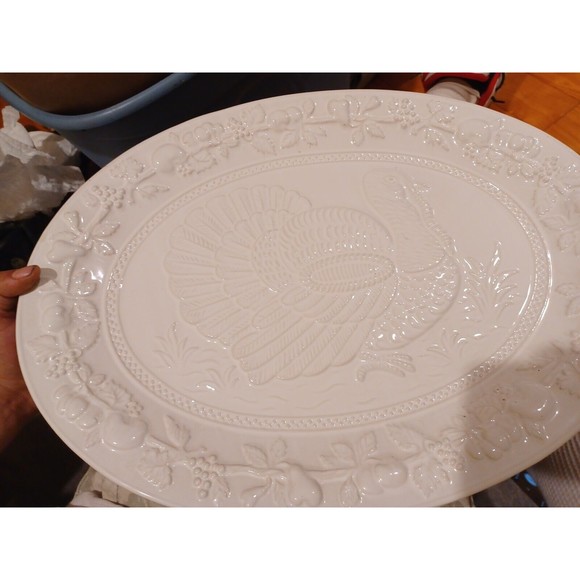 Turkey Serving Platter Large White Embossed Made in Portugal 19" x 14 1/2" - Picture 1 of 2